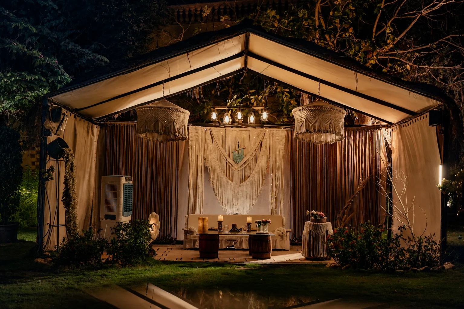 Juliette Picnic — romantic dining setting at The Backyard